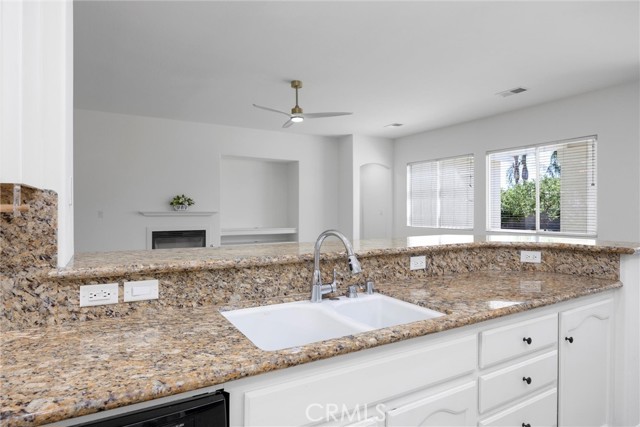 Detail Gallery Image 9 of 37 For 12805 Monterey Beach Dr, Bakersfield,  CA 93311 - 4 Beds | 3/1 Baths