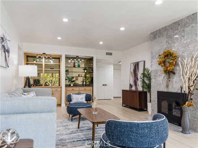 Detail Gallery Image 19 of 64 For 1944 Glendon #209,  Los Angeles,  CA 90025 - 2 Beds | 2/1 Baths