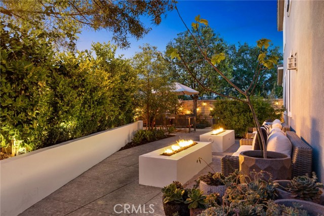 24229 La Montura Drive, Valencia CA: https://media.crmls.org/medias/445ab690-eb27-4826-a45d-0d2b080b7c2e.jpg