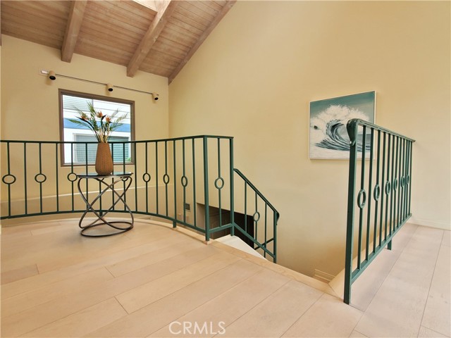 Detail Gallery Image 13 of 41 For 117 S Prospect Ave #a, Redondo Beach,  CA 90277 - 4 Beds | 2/1 Baths