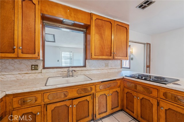22428 Neptune Avenue, Carson CA: https://media.crmls.org/medias/445becba-d71c-43c5-ba66-6bdadfc32179.jpg