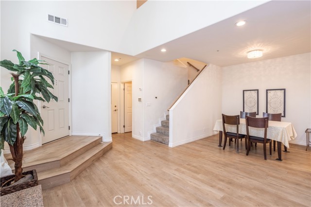 Detail Gallery Image 5 of 38 For 9146 Lemona Ave #103,  North Hills,  CA 91343 - 3 Beds | 2/1 Baths