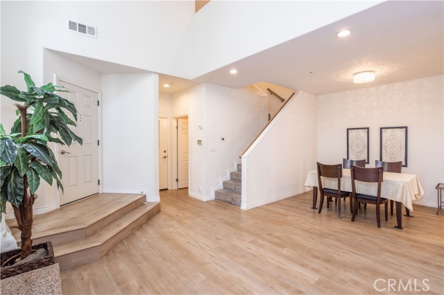 Detail Gallery Image 5 of 38 For 9146 Lemona Ave #103,  North Hills,  CA 91343 - 3 Beds | 2/1 Baths