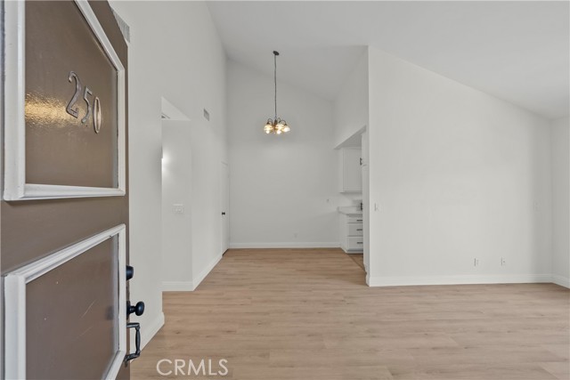 Detail Gallery Image 5 of 39 For 27979 Sarabande Ln #250,  Canyon Country,  CA 91387 - 2 Beds | 2 Baths