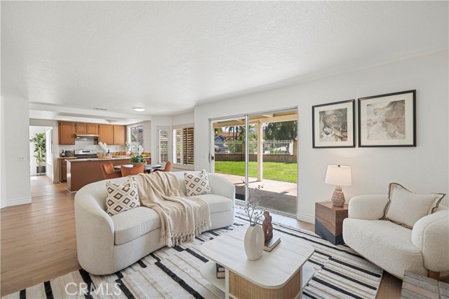 Detail Gallery Image 13 of 29 For 651 Radbury Pl, Diamond Bar,  CA 91765 - 4 Beds | 3 Baths