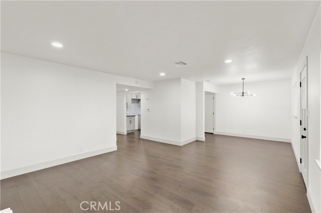 Detail Gallery Image 5 of 32 For 5210 71st, Sacramento,  CA 95820 - 3 Beds | 1 Baths