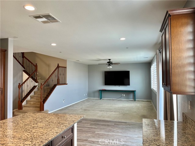 Detail Gallery Image 7 of 41 For 15182 Paseo Verde, Victorville,  CA 92394 - 4 Beds | 3 Baths