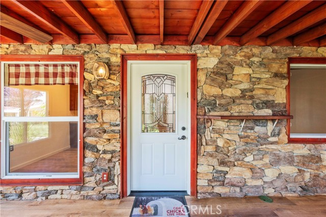 2 Bed Home for Sale in Newhall, California