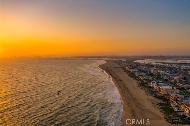 Detail Gallery Image 2 of 60 For 16351 S Pacific Ave, Sunset Beach,  CA 90742 - 6 Beds | 6/2 Baths