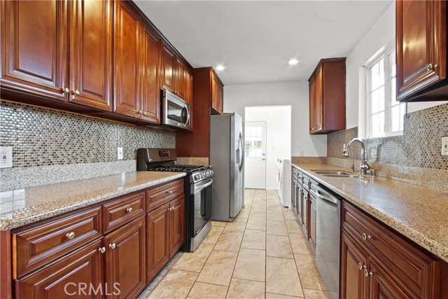 Detail Gallery Image 7 of 21 For 2563 W Carson St, Torrance,  CA 90503 - 3 Beds | 2 Baths