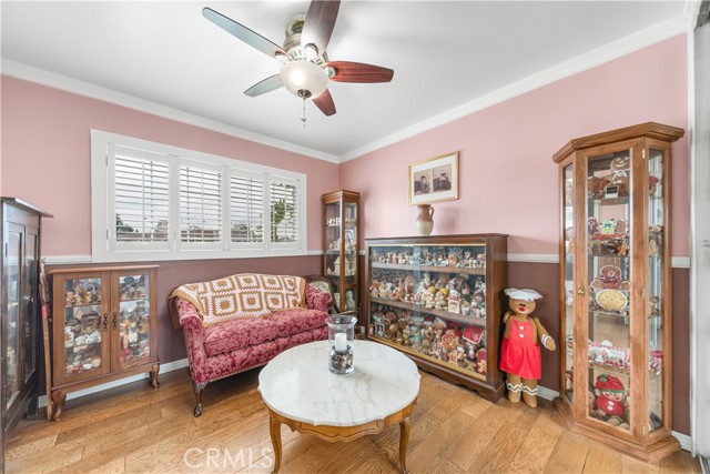 2033 E Duell Street, Glendora CA: https://media.crmls.org/medias/445ea67a-c67a-4de3-a756-59eaaebbf1aa.jpg