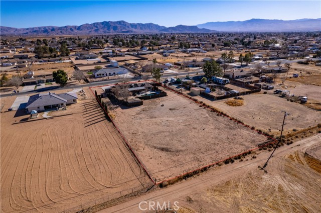 Detail Gallery Image 5 of 31 For 15482 Apache Rd, Apple Valley,  CA 92307 - 3 Beds | 2 Baths