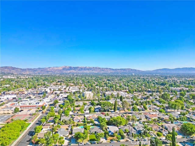 Detail Gallery Image 2 of 38 For 20807 Vose St, Winnetka,  CA 91306 - 3 Beds | 2/1 Baths