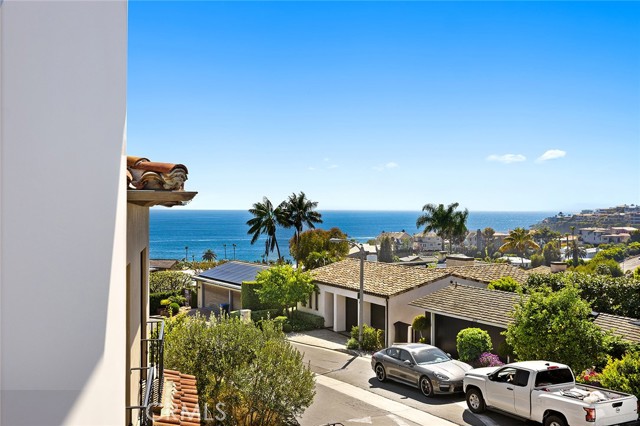 Detail Gallery Image 33 of 58 For 328 Emerald Bay, Laguna Beach,  CA 92651 - 4 Beds | 4/1 Baths