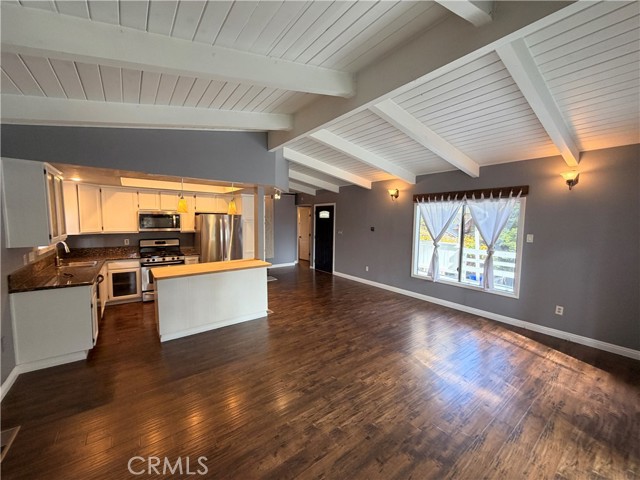 Detail Gallery Image 2 of 28 For 31014 Glen Oak Dr, Running Springs,  CA 92382 - 2 Beds | 1 Baths