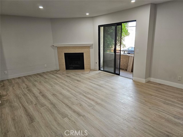 Detail Gallery Image 2 of 22 For 8331 Cedros Ave #14,  Panorama City,  CA 91402 - 2 Beds | 2 Baths