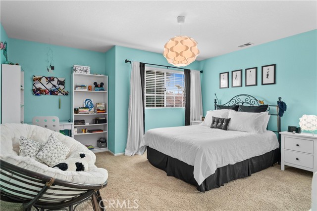 Middle Bedroom