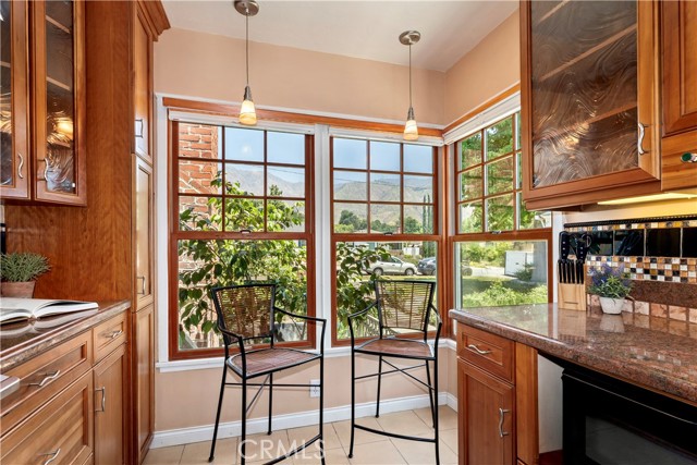 2042 E Crary Street, Pasadena CA: https://media.crmls.org/medias/44628c65-2d1c-4e0b-91fe-eea2ce14c014.jpg