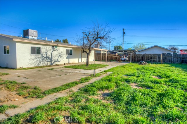 Detail Gallery Image 7 of 39 For 2701 Houchin, Bakersfield,  CA 93304 - 4 Beds | 2 Baths