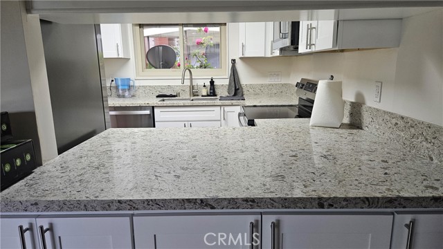 Detail Gallery Image 8 of 30 For 22935 Maple Ave a,  Torrance,  CA 90505 - 2 Beds | 2 Baths