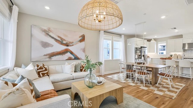 Detail Gallery Image 6 of 24 For 27537 Grand Fir Way, Valencia,  CA 91381 - 2 Beds | 2/1 Baths