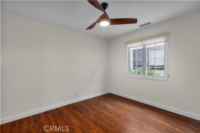 211 La Verne Avenue, Long Beach CA: https://media.crmls.org/medias/44632238-f179-4e56-8c77-65a833555aec.jpg