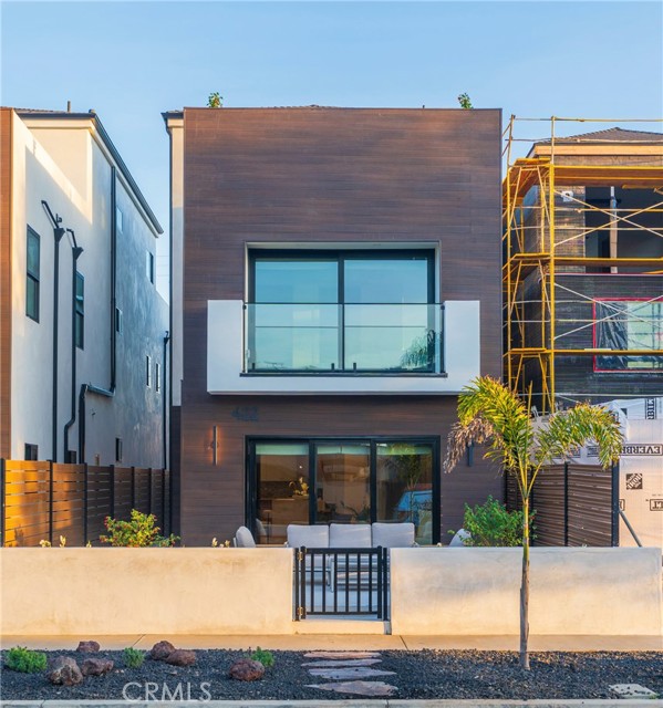 Front Image Thumbnail for CROC25269306