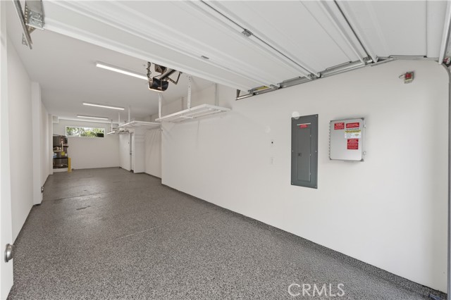 Detail Gallery Image 30 of 39 For 1093 N Harbor Bld, Anaheim,  CA 92801 - 3 Beds | 3 Baths