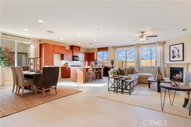 Detail Gallery Image 9 of 26 For 448 Barrett Ln, Los Banos,  CA 93635 - 4 Beds | 3 Baths