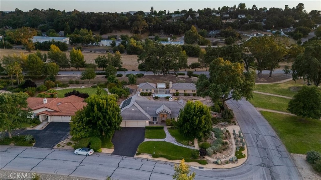 https://media.crmls.org/medias/44651db0-ee6c-4167-b622-145a6f41be2a.jpg?preset=X-Large