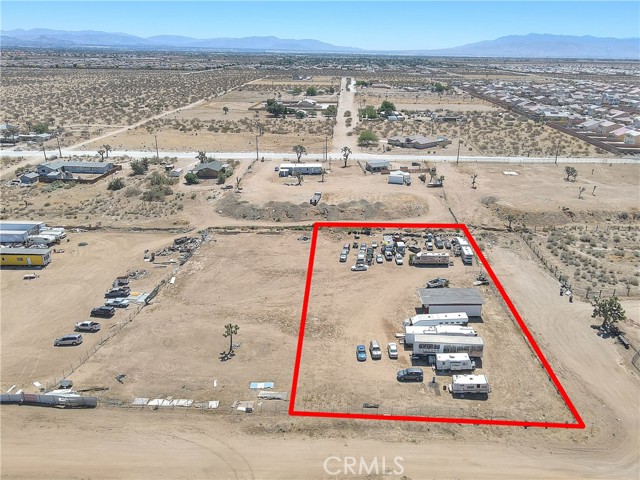 11525 Cactus Road, Phelan CA: https://media.crmls.org/medias/44656221-5e5a-422f-9f15-d003c77ecd32.jpg