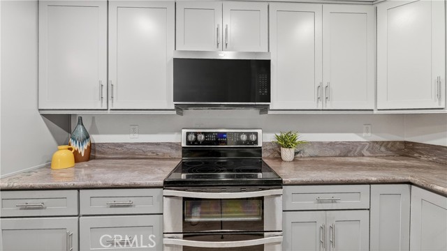 Detail Gallery Image 11 of 46 For 21372 Brookhurst #626,  Huntington Beach,  CA 92646 - 2 Beds | 2 Baths