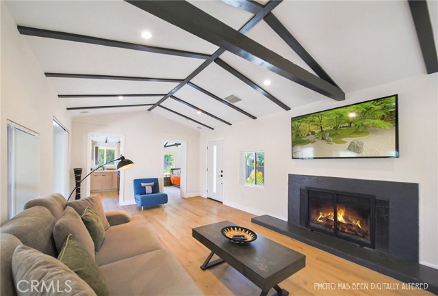 Detail Gallery Image 4 of 40 For 7867 Rim Canyon Rd, Sunland,  CA 91040 - 3 Beds | 3 Baths