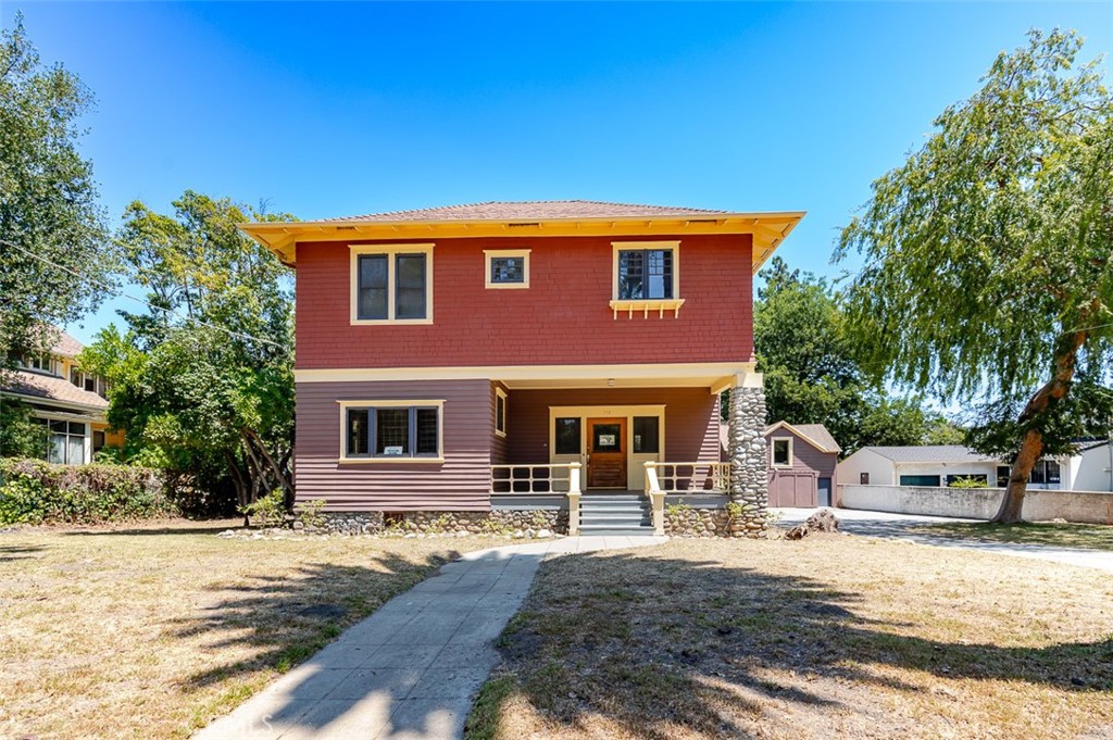 734 Saint John Avenue