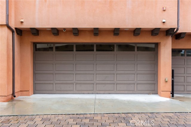 Attached  garage