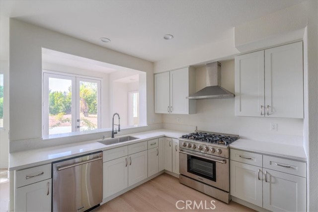 Detail Gallery Image 9 of 55 For 21016 Mendenhall Ct, Topanga,  CA 90290 - 5 Beds | 4/1 Baths