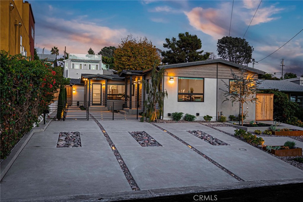 262 Barbara Avenue, Solana Beach, CA 92075