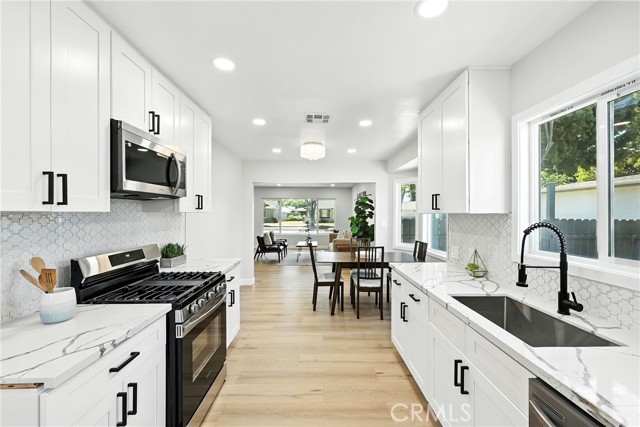 9533 Paramount Boulevard, Downey CA: https://media.crmls.org/medias/4468d2e6-b3ef-442a-85a6-fa2880a25b44.jpg