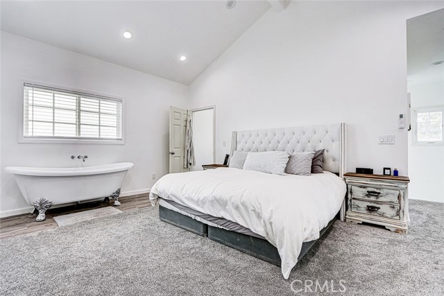 Detail Gallery Image 13 of 29 For 320 E Walnut Ave, El Segundo,  CA 90245 - 5 Beds | 3 Baths