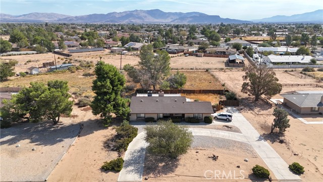 Detail Gallery Image 3 of 18 For 13885 Hopi Rd, Apple Valley,  CA 92307 - 3 Beds | 2 Baths