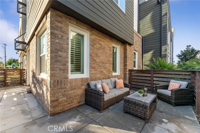 Detail Gallery Image 3 of 40 For 402 Shelby, Covina,  CA 91723 - 3 Beds | 3/1 Baths