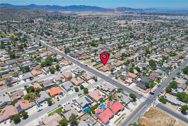 1281 Leslie Drive, Hemet CA: https://media.crmls.org/medias/446ceb30-11a3-4d81-8a46-a693f5b446b1.jpg