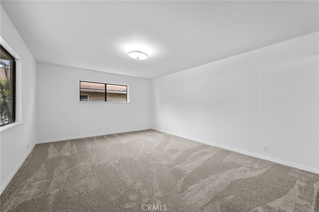 https://media.crmls.org/medias/446d4c4b-d824-4090-ad42-67a0bc8e04c1.jpg?preset=X-Large