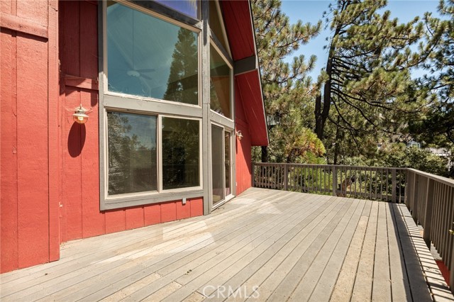Detail Gallery Image 3 of 35 For 27711 Alpen Dr, Lake Arrowhead,  CA 92352 - 3 Beds | 3 Baths