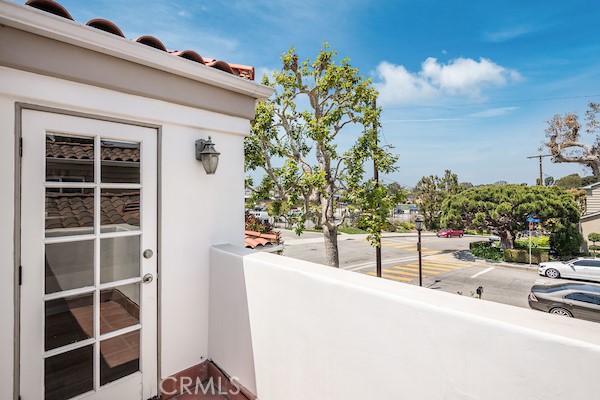 750 14th Street, Manhattan Beach, California 90266, 4 Bedrooms Bedrooms, ,3 BathroomsBathrooms,Residential,Sold,14th,SB22087910