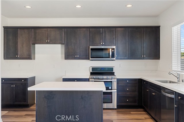 Detail Gallery Image 9 of 41 For 9605 Bonsai Ln, Riverside,  CA 92508 - 5 Beds | 3 Baths