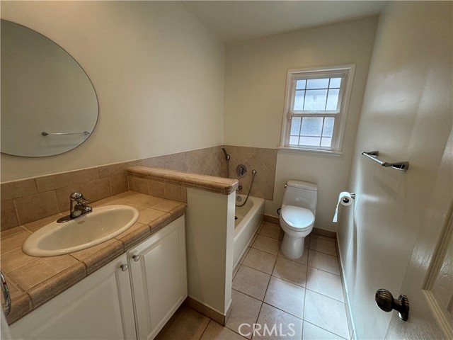 21327 De La Osa, Woodland Hills CA: https://media.crmls.org/medias/4472d601-8f82-4b87-8b29-686f0a9c1ad3.jpg