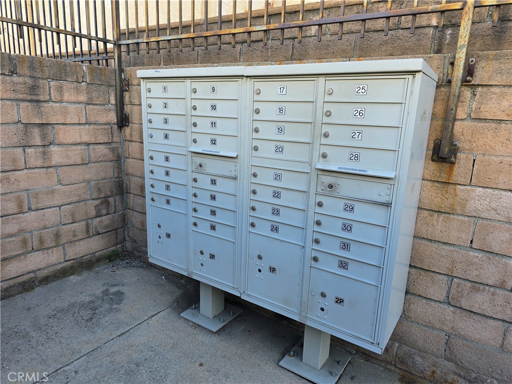 https://media.crmls.org/medias/4472fc16-0d4e-49a3-8c69-c410e0f3741b.jpg?preset=X-Large