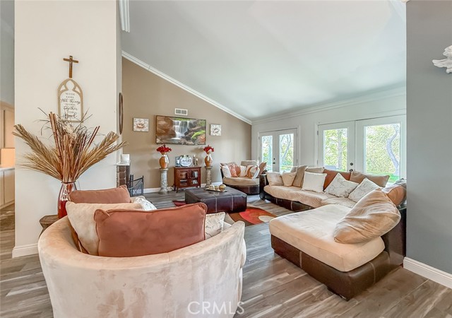 17547 Rushing Drive, Granada Hills CA: https://media.crmls.org/medias/4473530e-314c-4a58-b366-ddf21520cdac.jpg