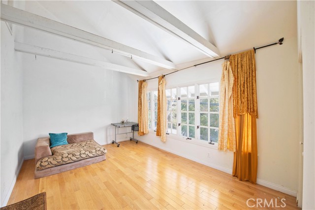 Detail Gallery Image 13 of 19 For 507 W Rustic Rd., Santa Monica,  CA 90402 - 3 Beds | 2/1 Baths